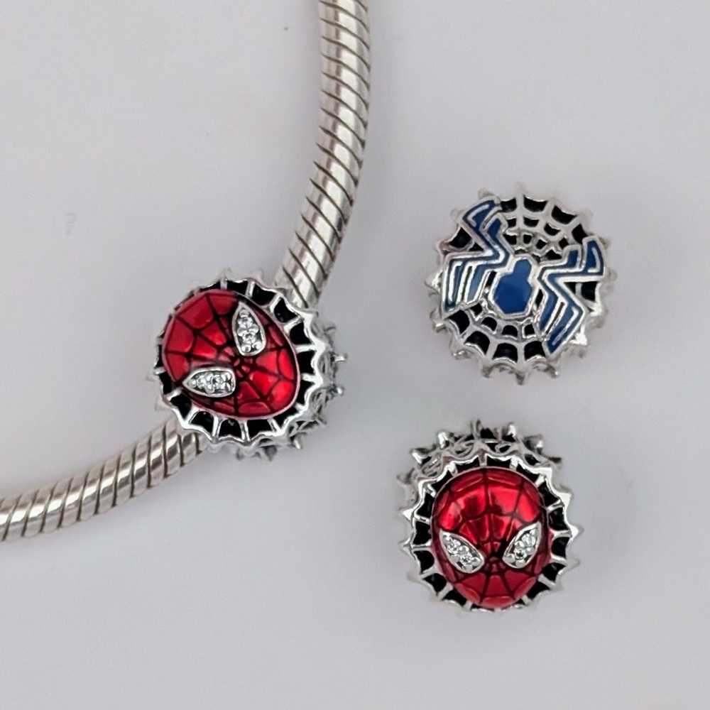 NEW Disney Parks Marvel Spider-Man Reversible Pandora Charm